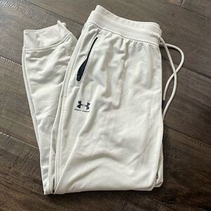 Men’s taupe joggers